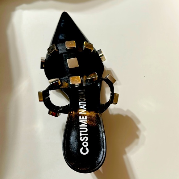 CNC Costume National Shoes - CoSTUME NATIONAL
Women's Black Studded Leather Point-toe Mules